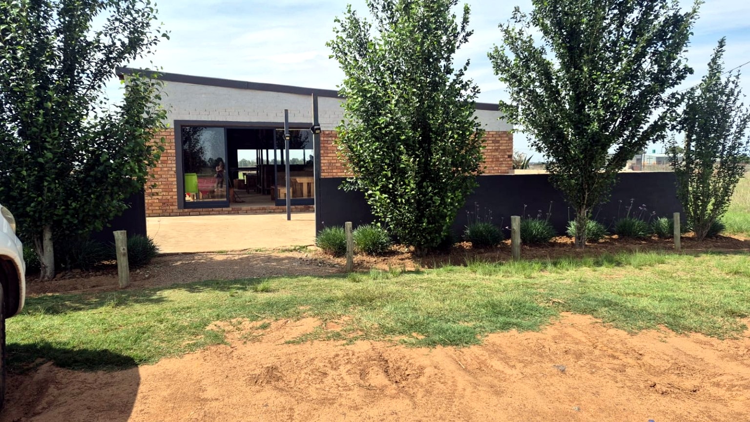 Vlakvark Pub & Grill exterior